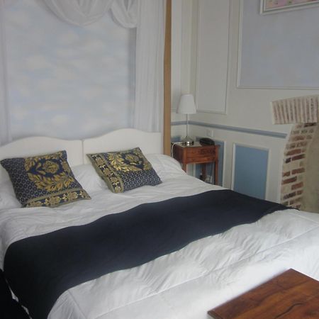Hotel La Cognette A 25 Kilometres De Chateauroux Et 30 Kilometres De Bourges Issoudun Exteriör bild