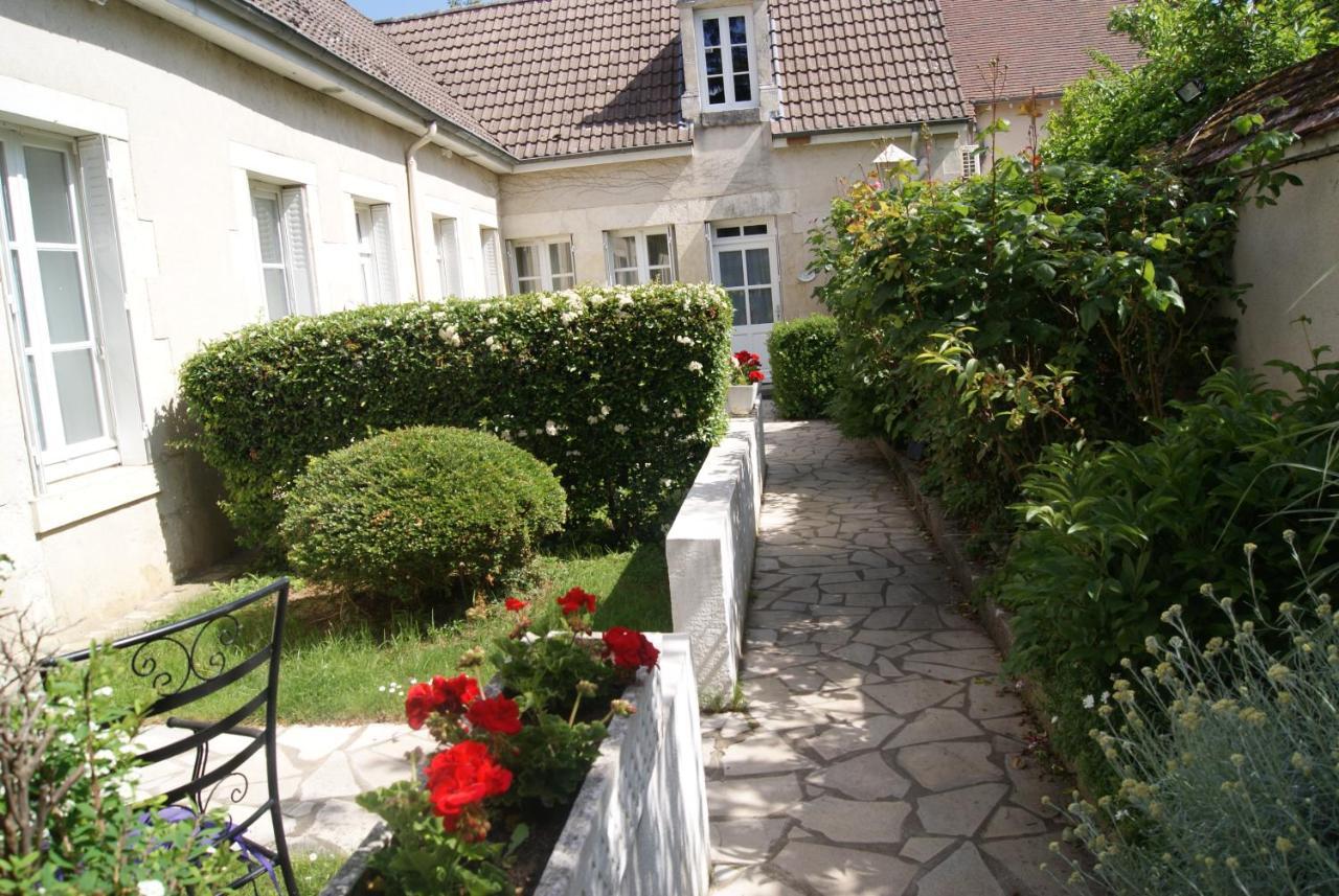Hotel La Cognette A 25 Kilometres De Chateauroux Et 30 Kilometres De Bourges Issoudun Exteriör bild